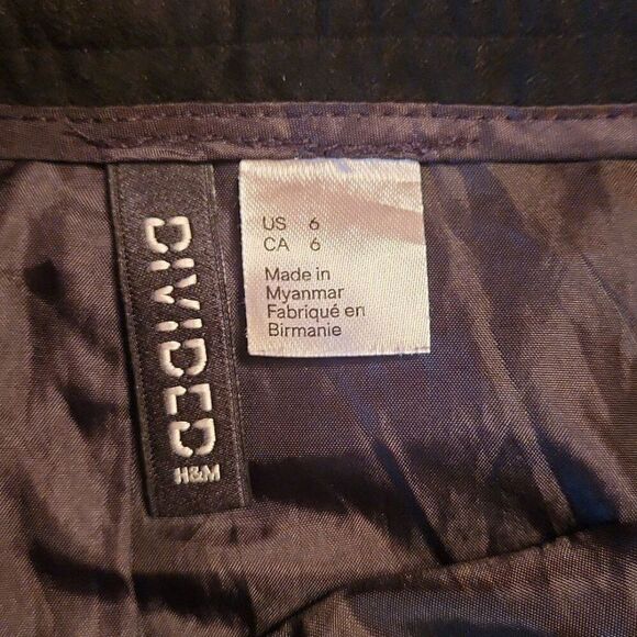 Divided by H & M Faux Suede A-line Mini Skirt, Size 6, Black with Silver Snaps - Picture 6 of 8